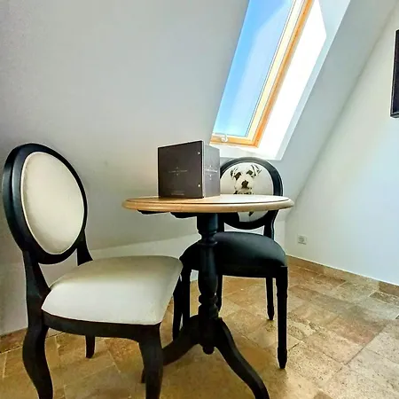 Les De La Renaissance 3*