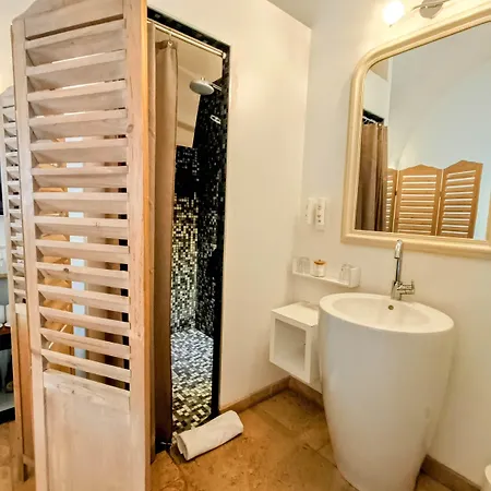 Les De La Renaissance Szálloda 3*
